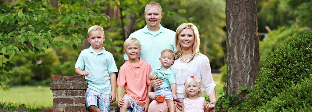 updated-fam-photo-min graves family